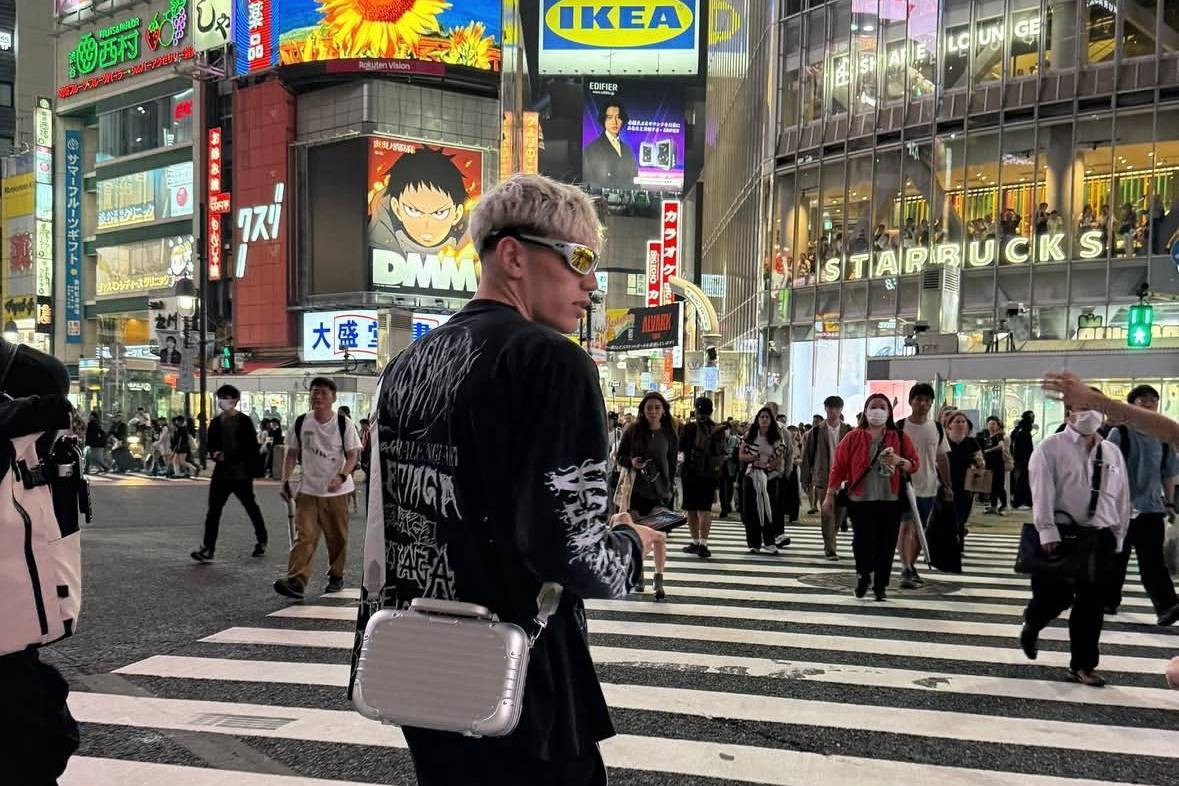 曼联不满加纳乔拒绝转会欧陆！没想象中热销，恐被迫降价至4000万促销